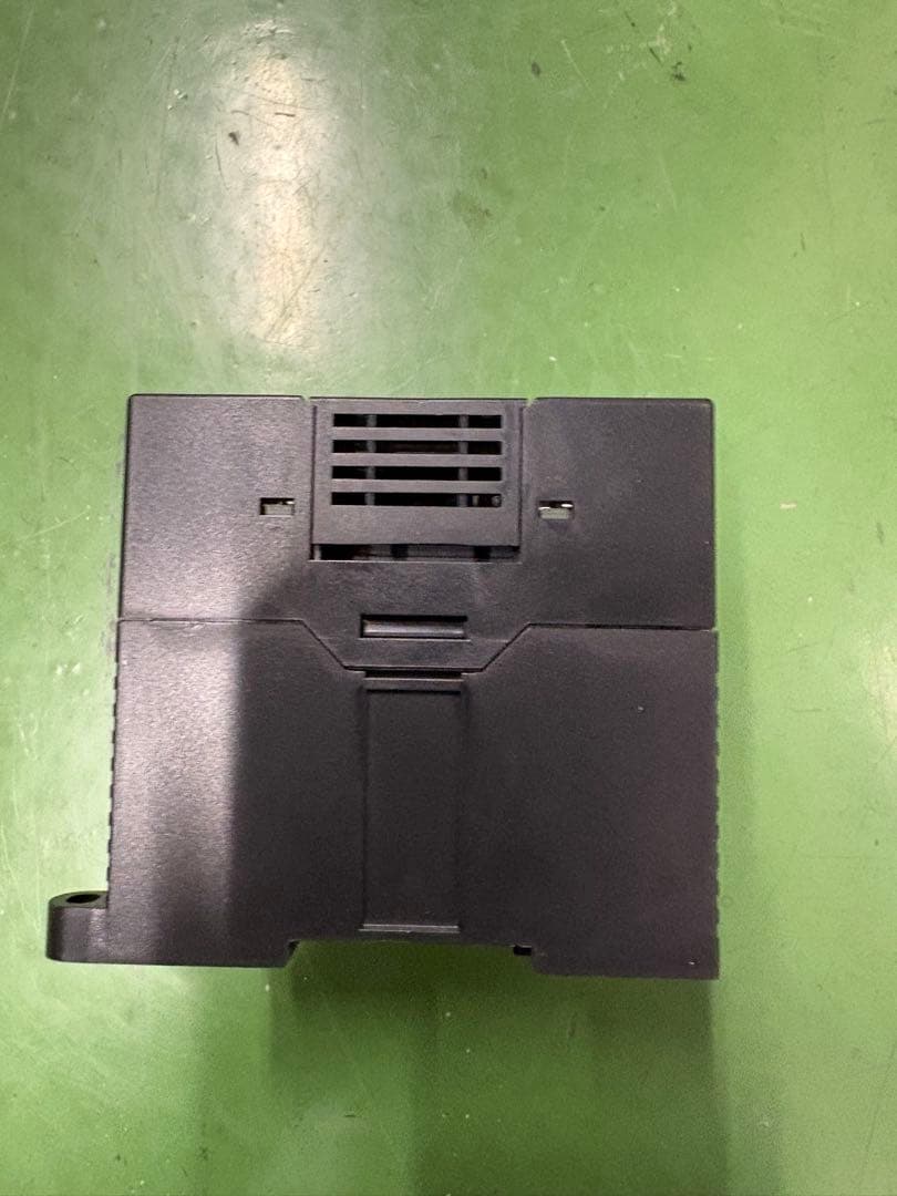 【最終値下げ】オムロン OMRON CP1L-L14DR-A