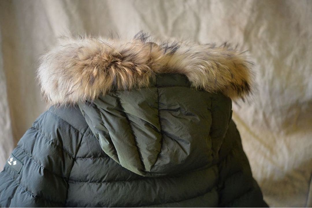 値下げ　TATRAS タトラス　ダークグリーン ファー付きダウンジャケット可愛い