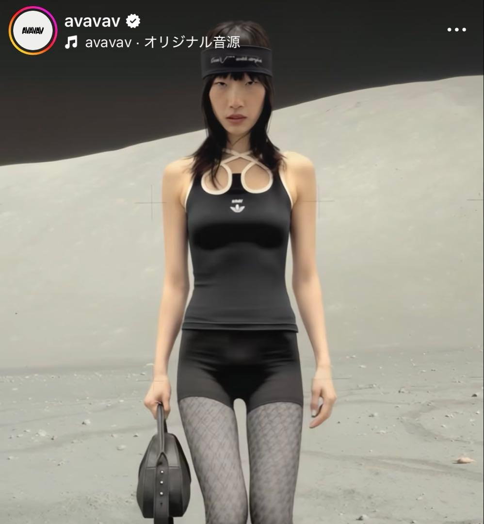 avavav adidas コラボ　クロストップ　黒　キャミソール　タンクトップ