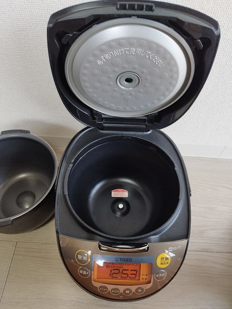 IH炊飯ジャー　一升　炊飯器　TIGER　タイガー　JKT-B181