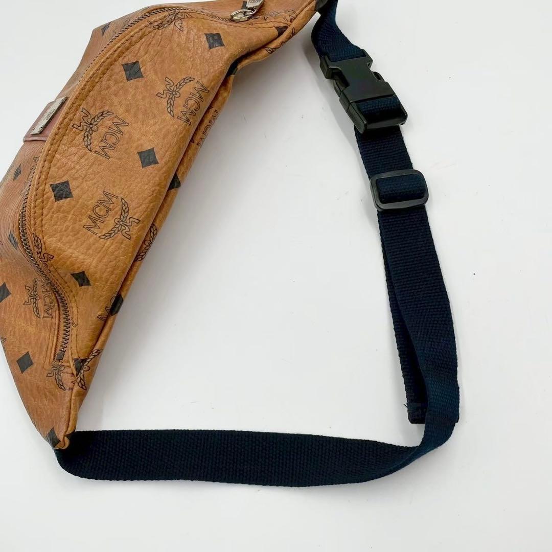 良品　エムシーエム　ヴィセトス　レザー　ウエストポーチ　ブラウン系