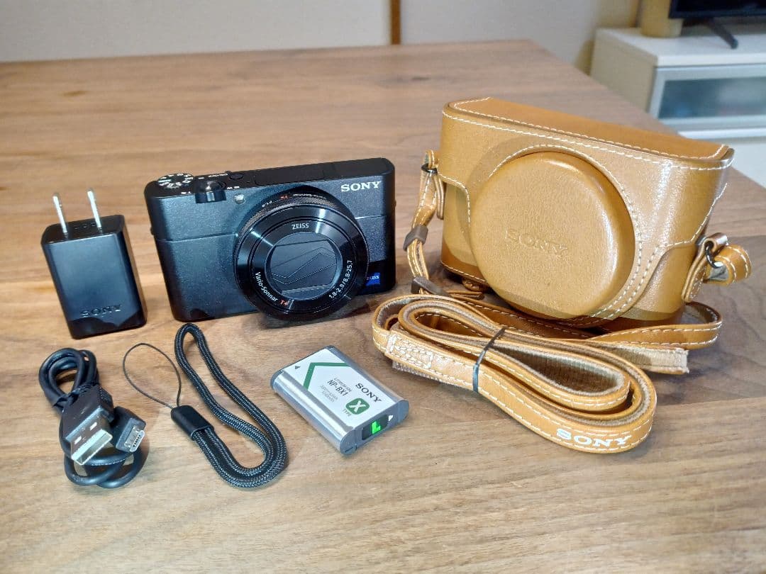 【純正カメラケース付き】SONY DSC-RX100M5A 【安心返金保証付き】