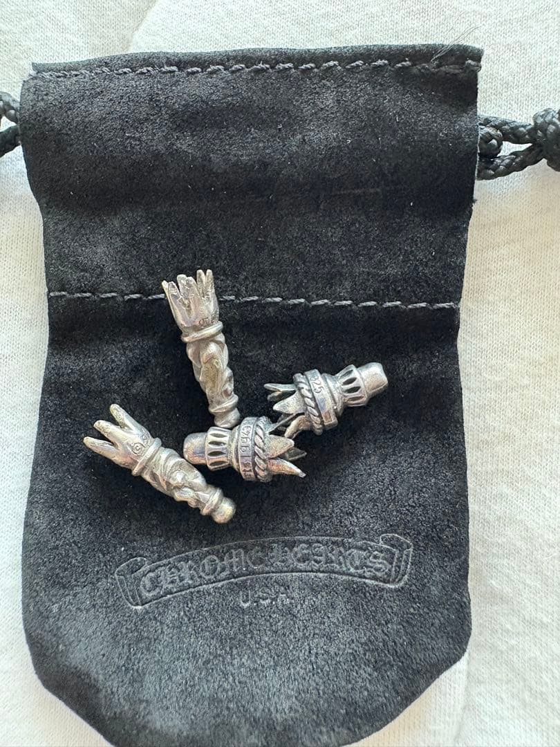 クロムハーツの紐等の先端につけるシルバー