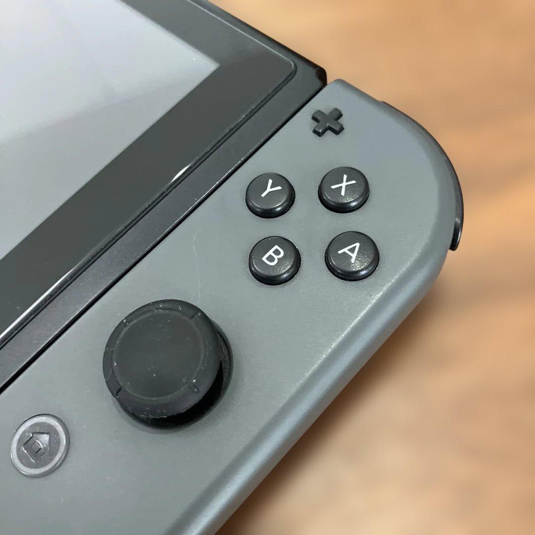 Nintendo Switch 本体 & Joy-Con