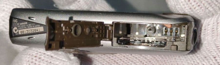 デジカメ　CANON　PC1437