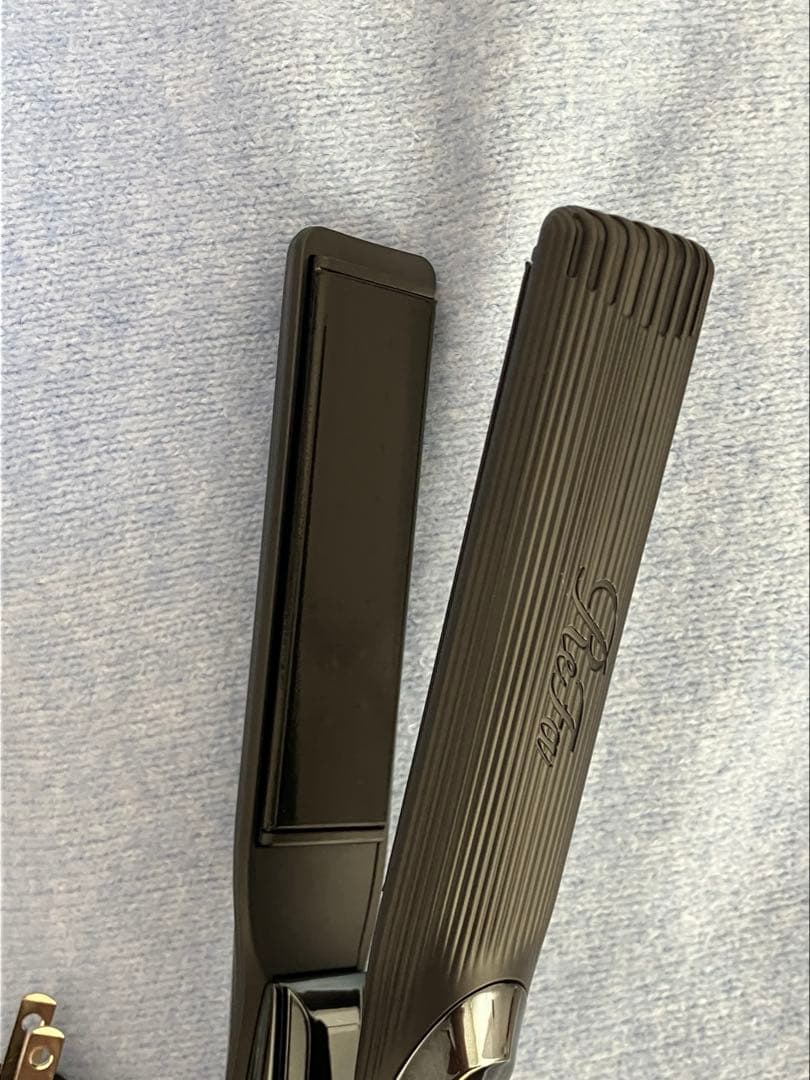 リファ　ストレートアイロンプロ　ブラック