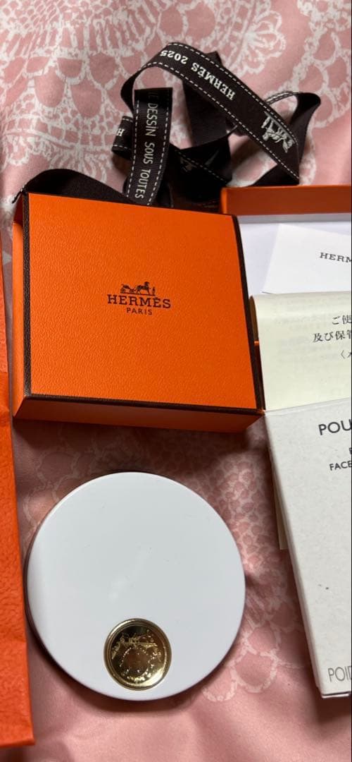 新品　未使用　エルメス　HERMES フェースパウダー　プードル24 フォーブル