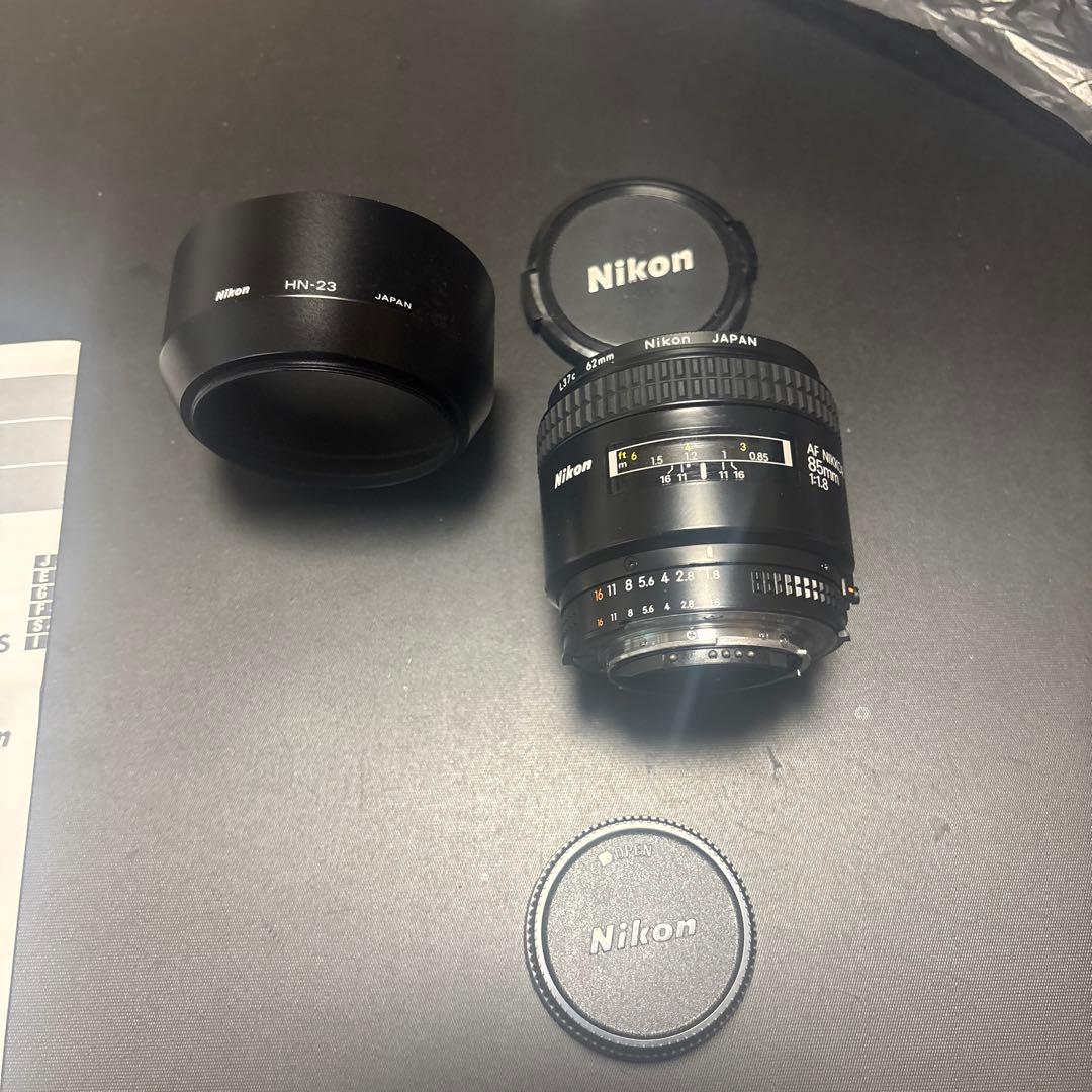 Nikon AF Nikkor 85mm f/1.8 レンズ