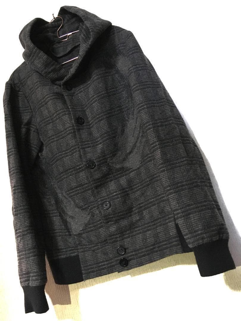 早い者勝ち！EMPORIO ARMANI 柄デザインフーディーブルゾン