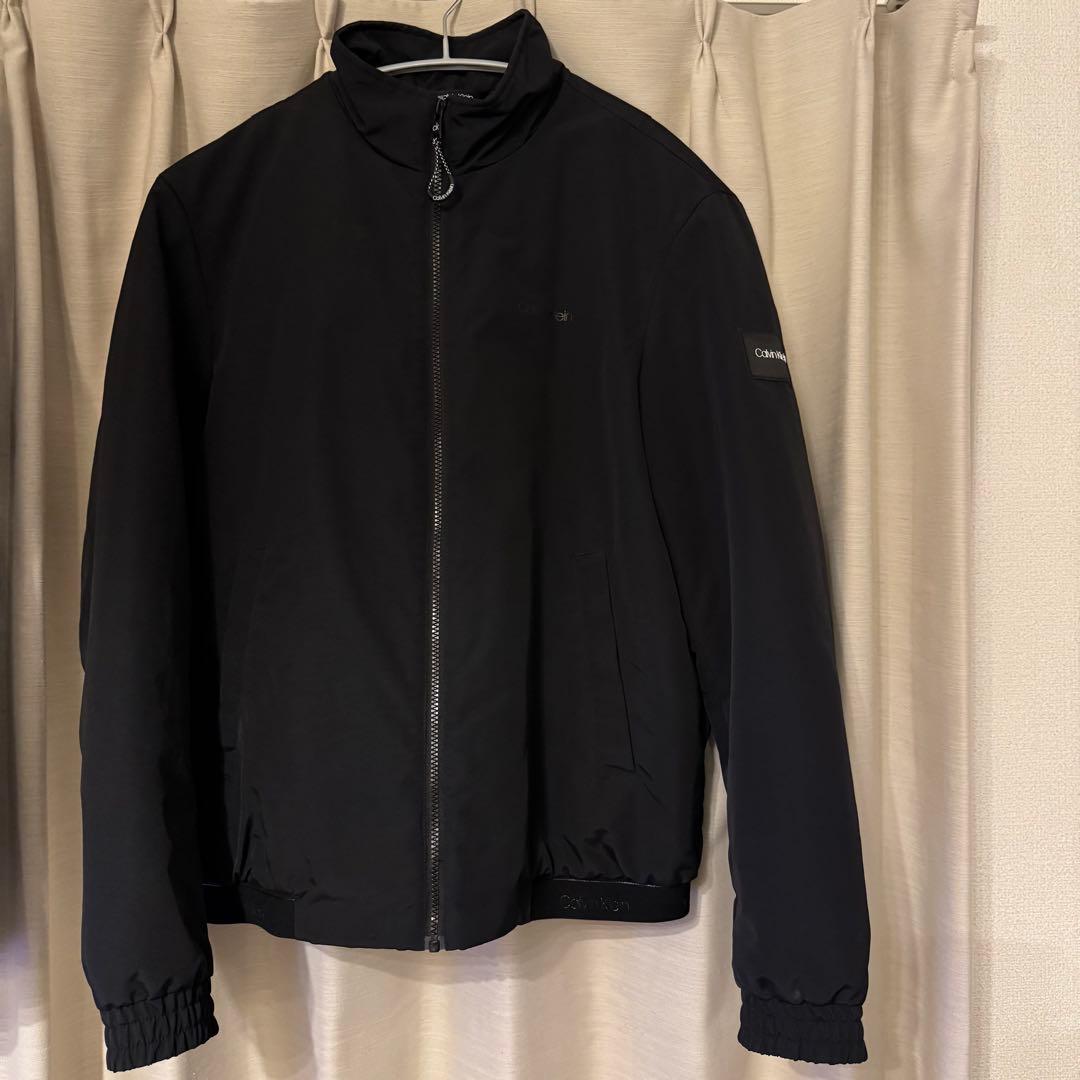   エッセンシャル パデッド ブルゾン