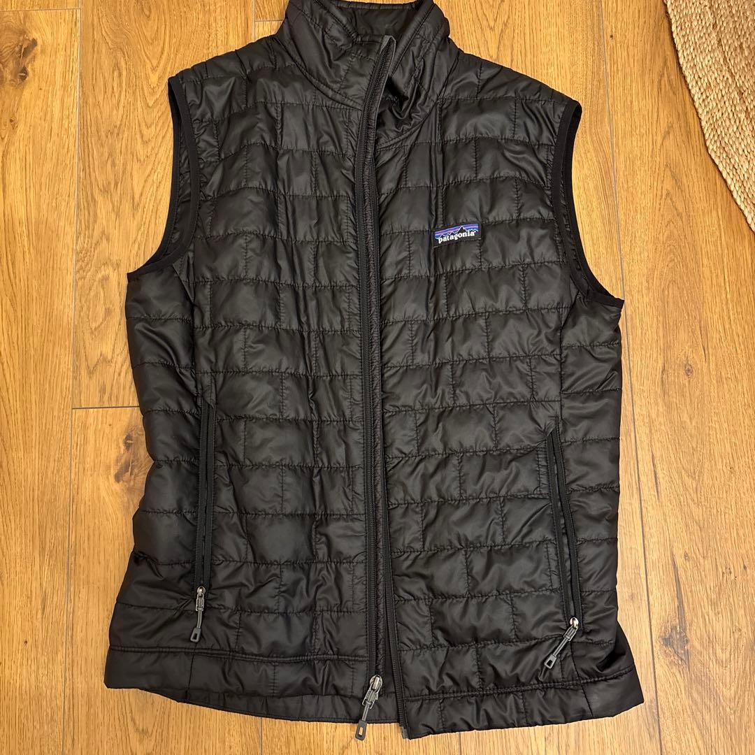 patagonia ブラック キルティングベスト