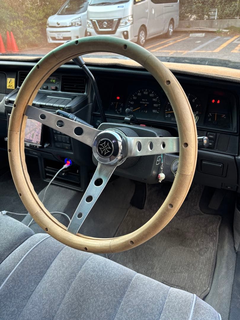 グラント　ウッドステアリング　ムーンアイズ　旧車　ハンドル