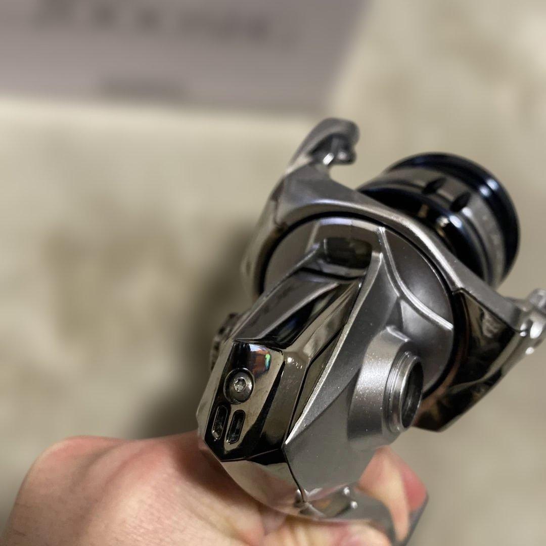 出品本日2/1まで【美品】シマノ 19ストラディック C2000SHG