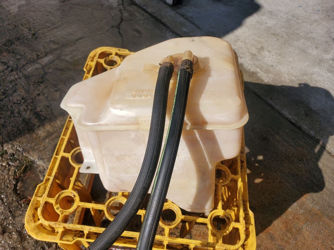 キャデラック ブロアム 92 リザーバータンク