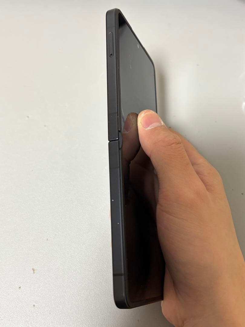 美品 Galaxy Z Flip7 12+512GB ブラック 香港版