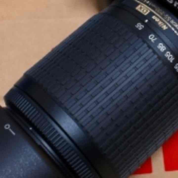 ニコン AF-S DX VR Zoom-Nikkor 55-200mm