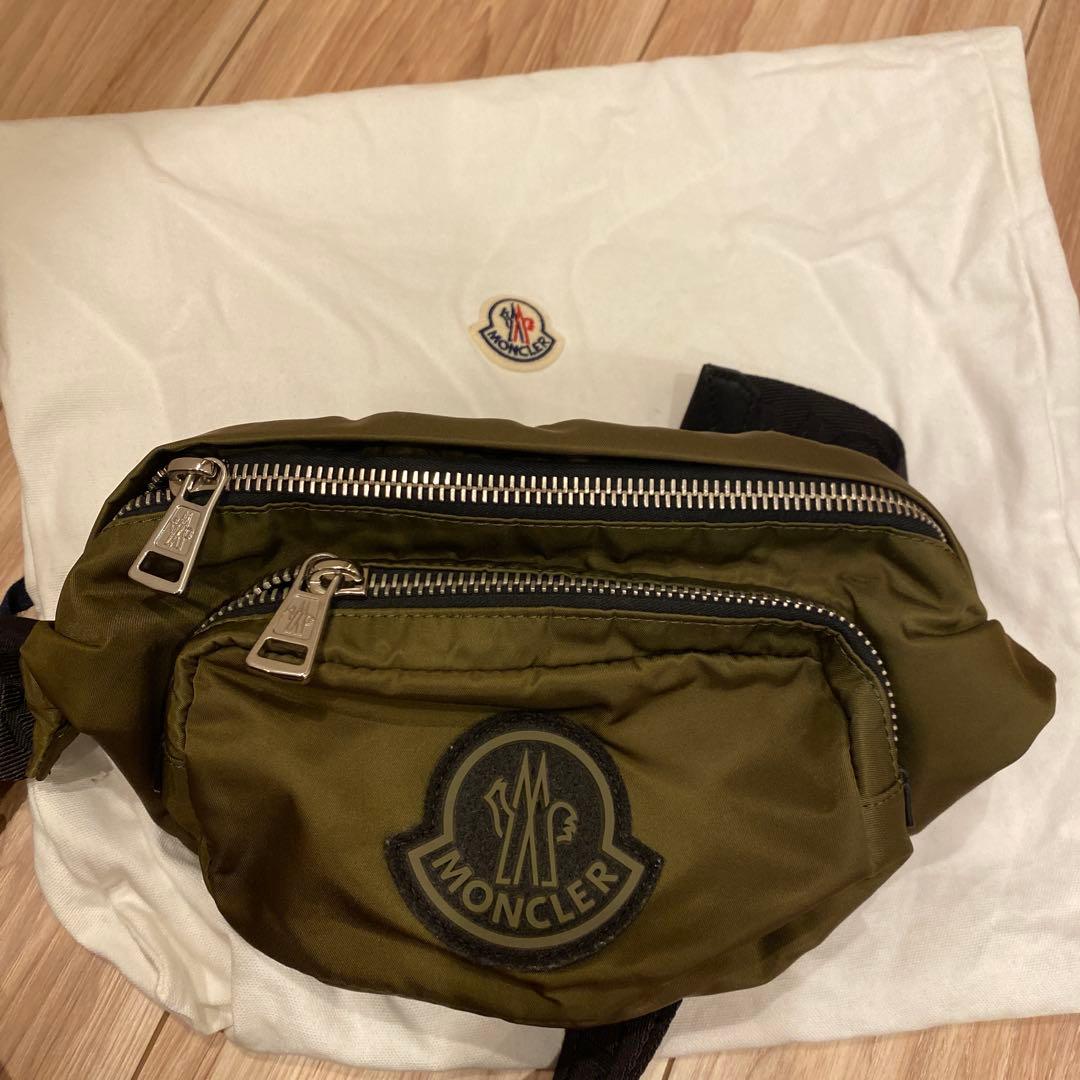 MONCLER ボディバッグ オリーブ色　未使用