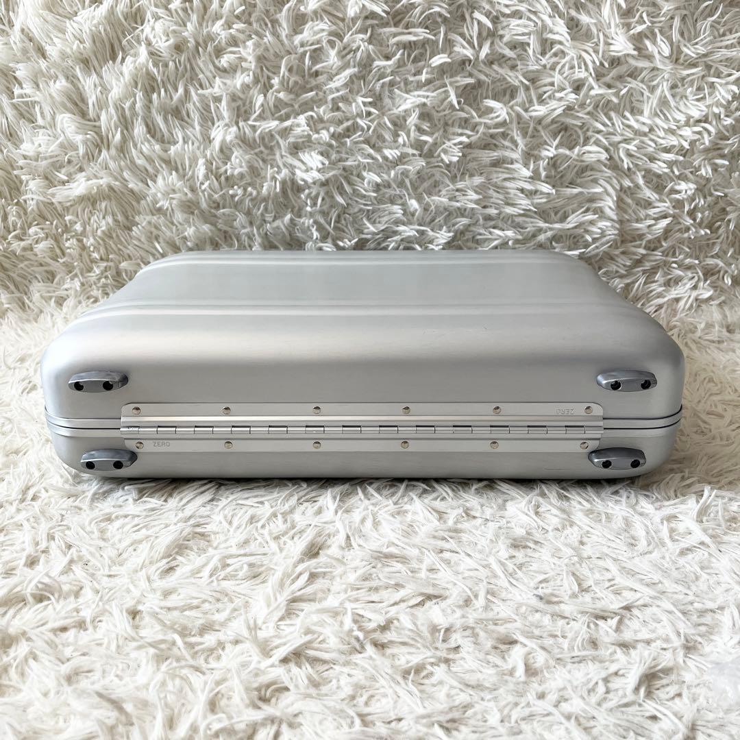 未使用品✨ゼロハリバートン　アタッシュケース　シルバー　アルミ　ブリーフケース