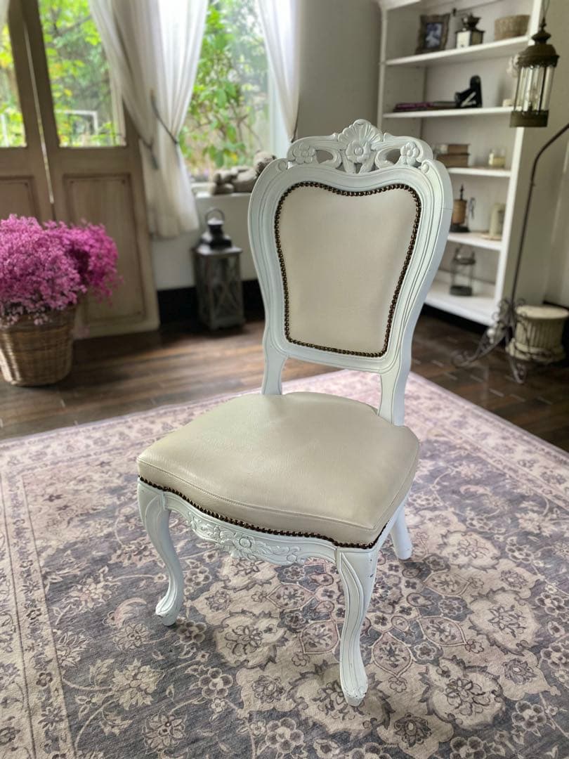 ホワイト　ダイニングクラッシック　チェア①