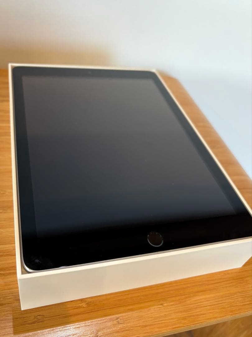 Ryo　iPad 第6世代 32GB スペースグレイ 美品