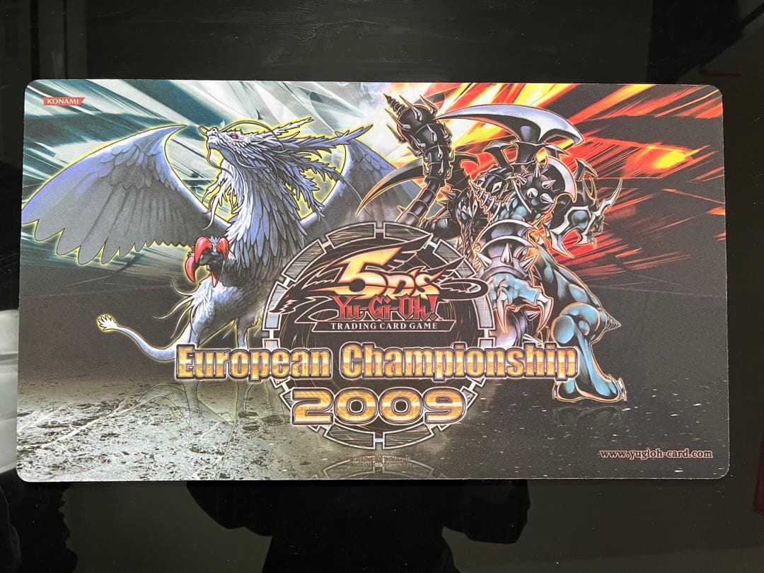 裁きの龍　ダークアームド　プレイマット