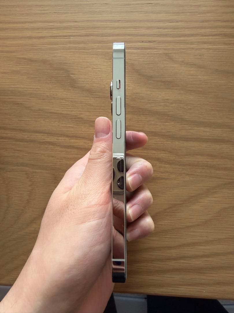 iPhone13pro シルバー 256 GB SIMロックなし