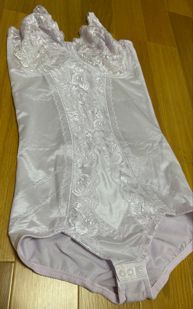 シャンデール　ボディスーツ　ベル　F85