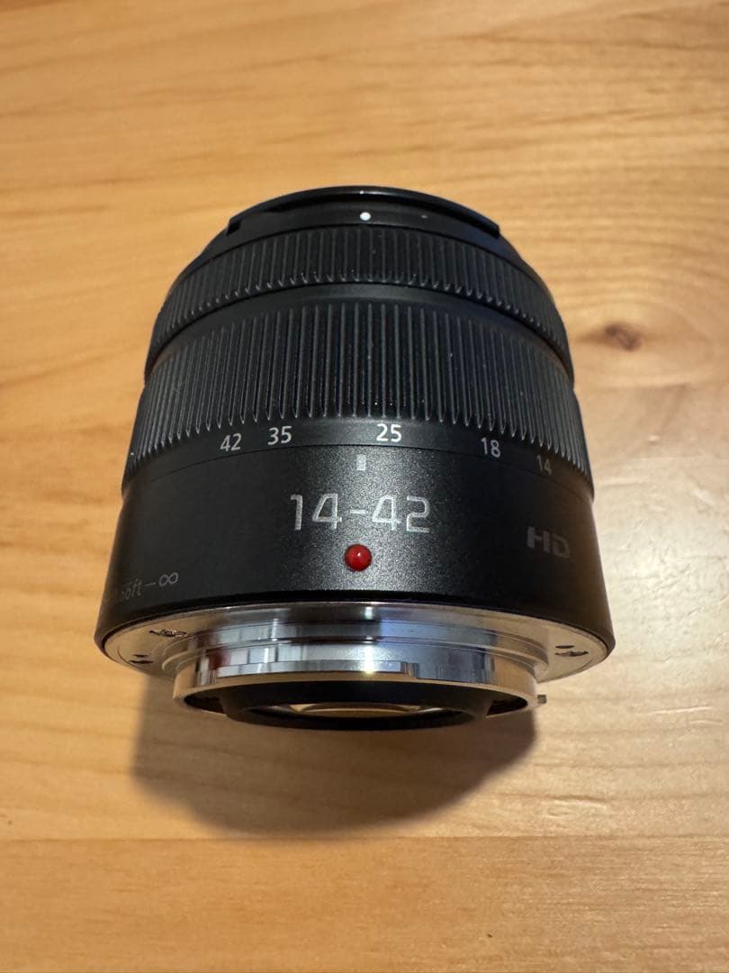 LUMIX 14-42mm f/3.5-5.6 ズームレンズ