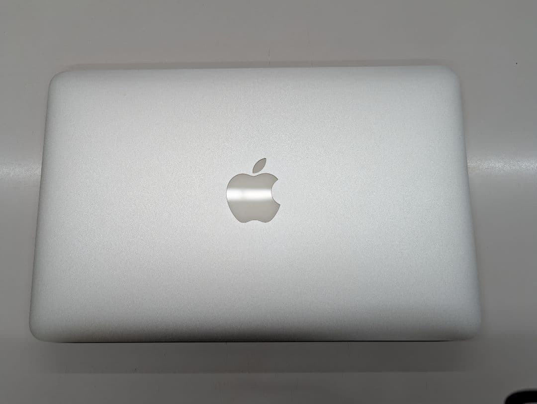 【セール値下げ】Apple MacBook Air 11インチ シルバー