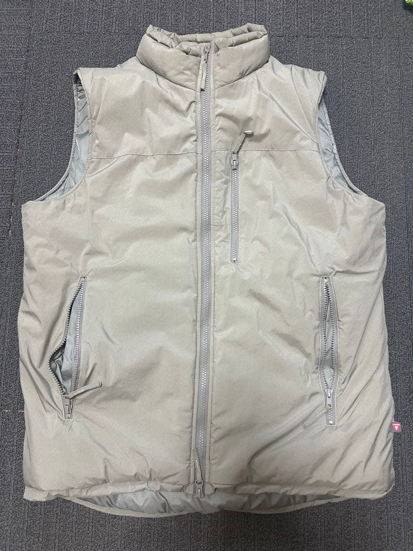 Primaloft ベージュ ノースリーブ ベスト