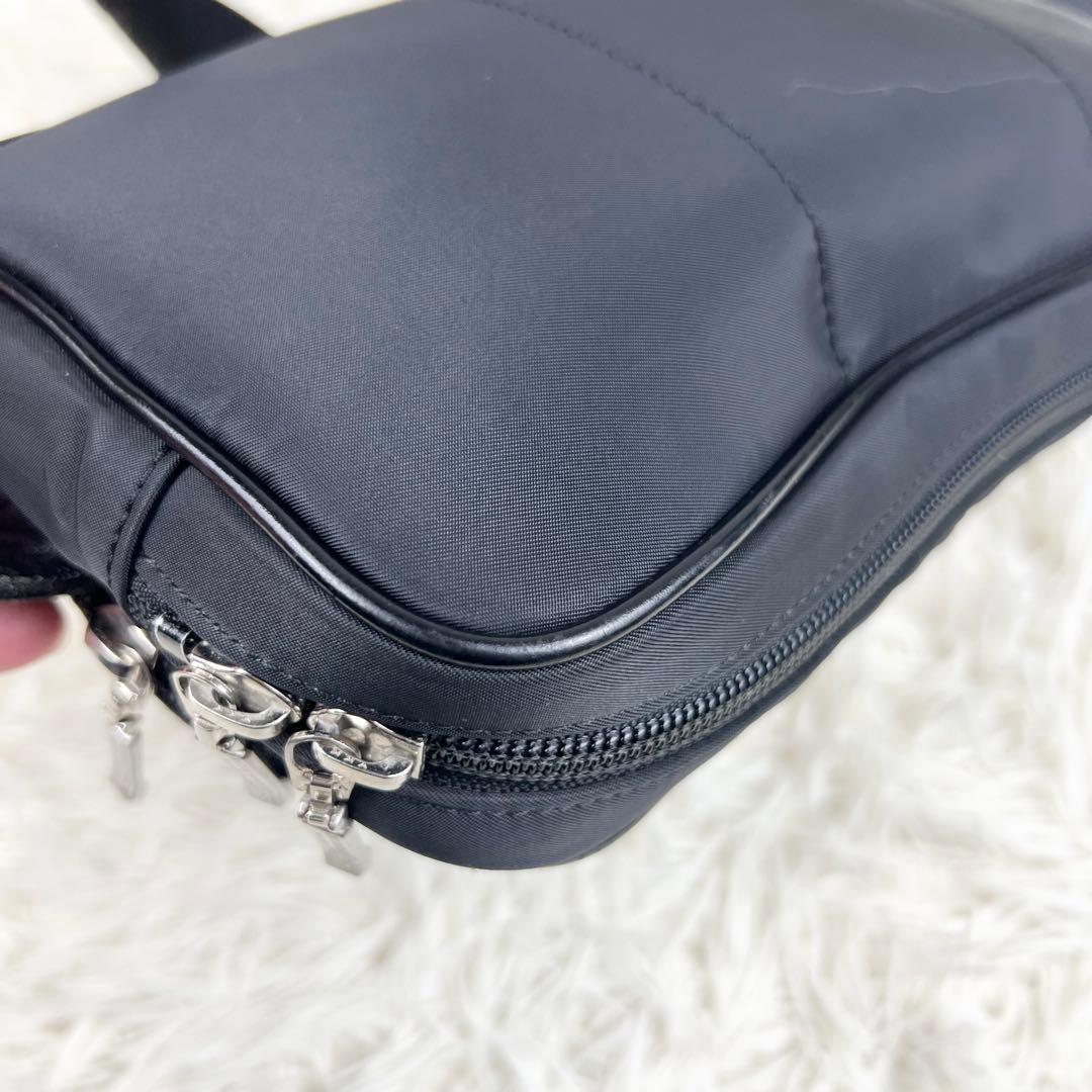 バーバリー ノバチェック　ボディバッグ　ショルダー 斜め掛け　Burberry