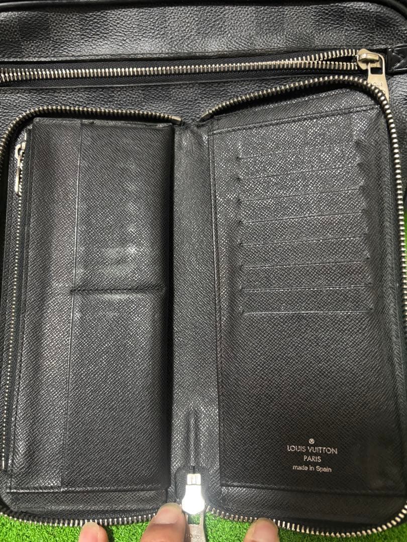 本日限定価格　Louis Vuitton 財布付きボディバッグ ブラック