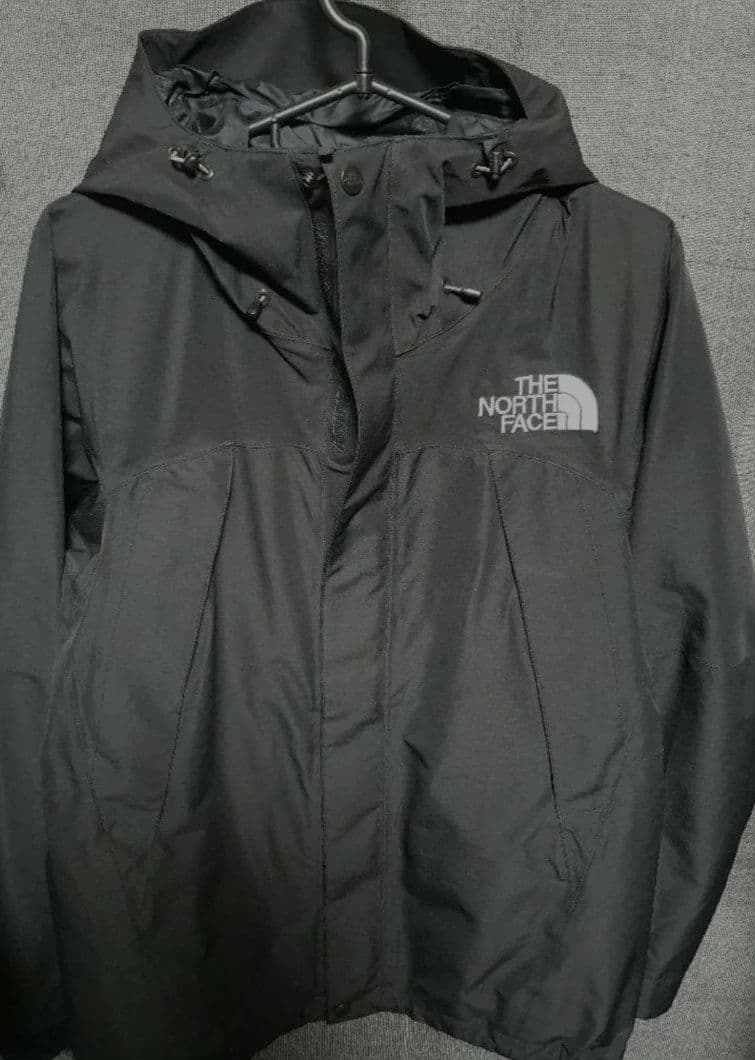 【美品】ノースフェイス　マウンテンジャケット　Sサイズ　メンズ　黒