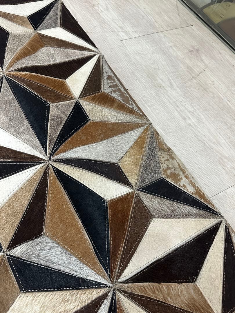 【東京都内23区配送無料】定価17万円　ドイツ製　牛革　絨毯　ラグ　カーペット