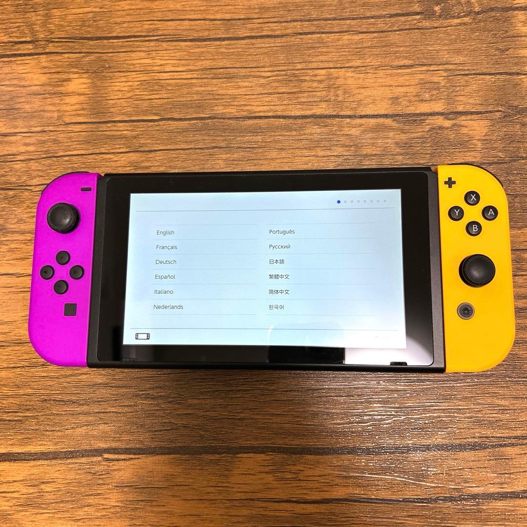 新型 ニンテンドースイッチ Nintendo switch ジョイコン付本体のみ