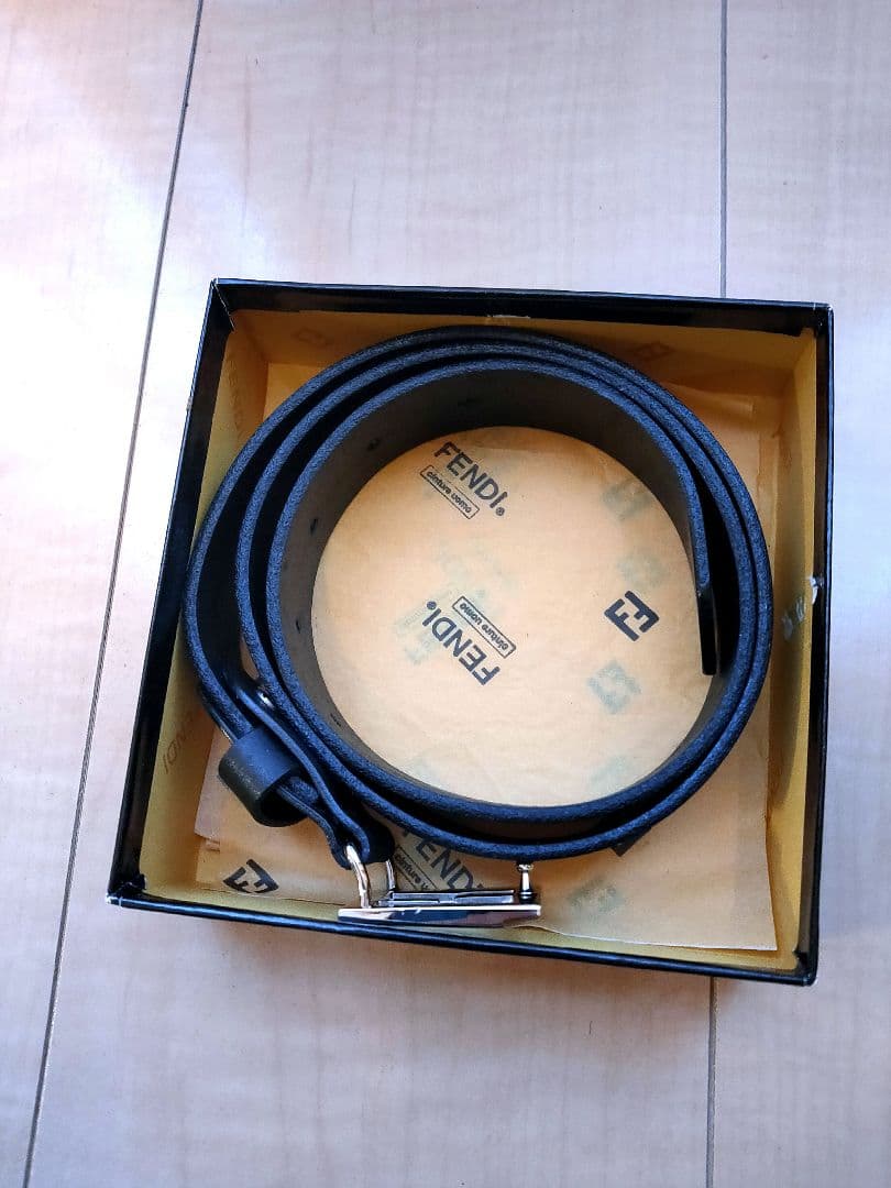 FENDI レザーベルト ユニセックス　フェンディ　本革