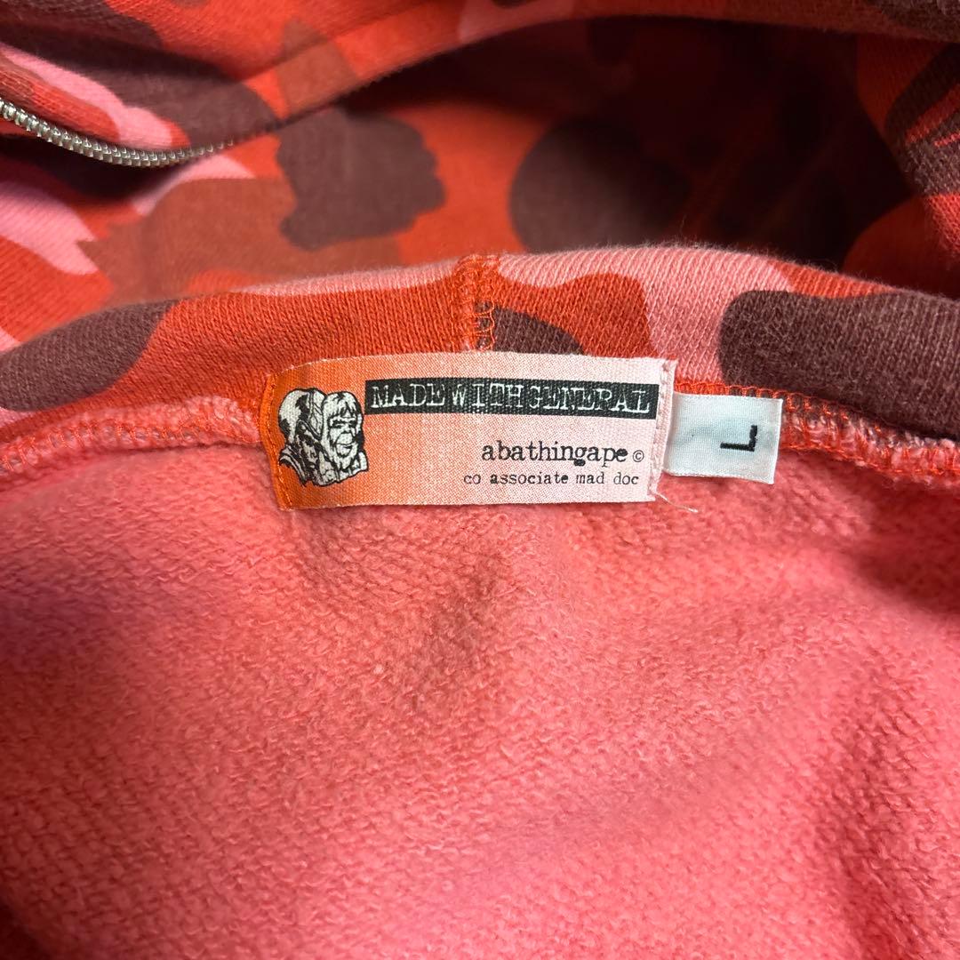 APE BAPEロゴ カモフラージュパーカー　レッド/Ｌ