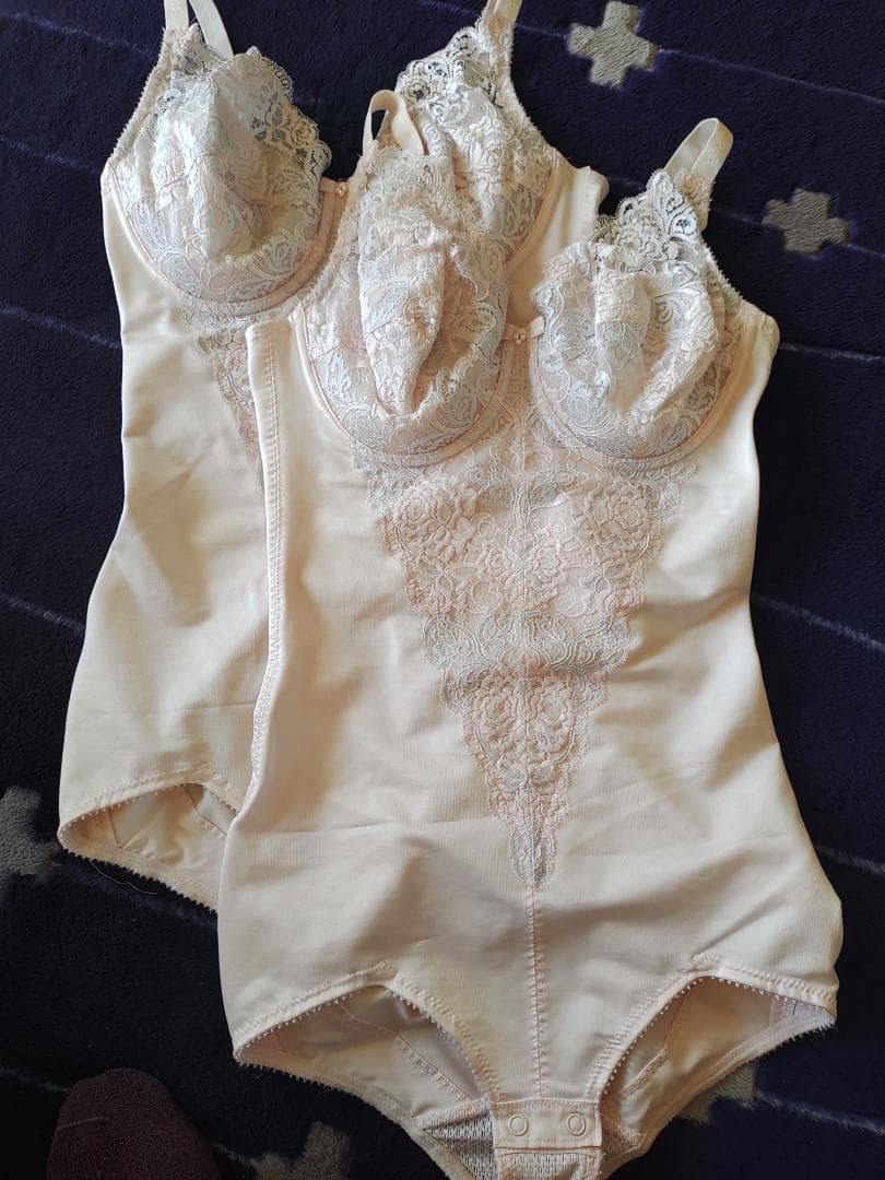 【naka】マルコ補正下着　ボディスーツ２枚　E70M