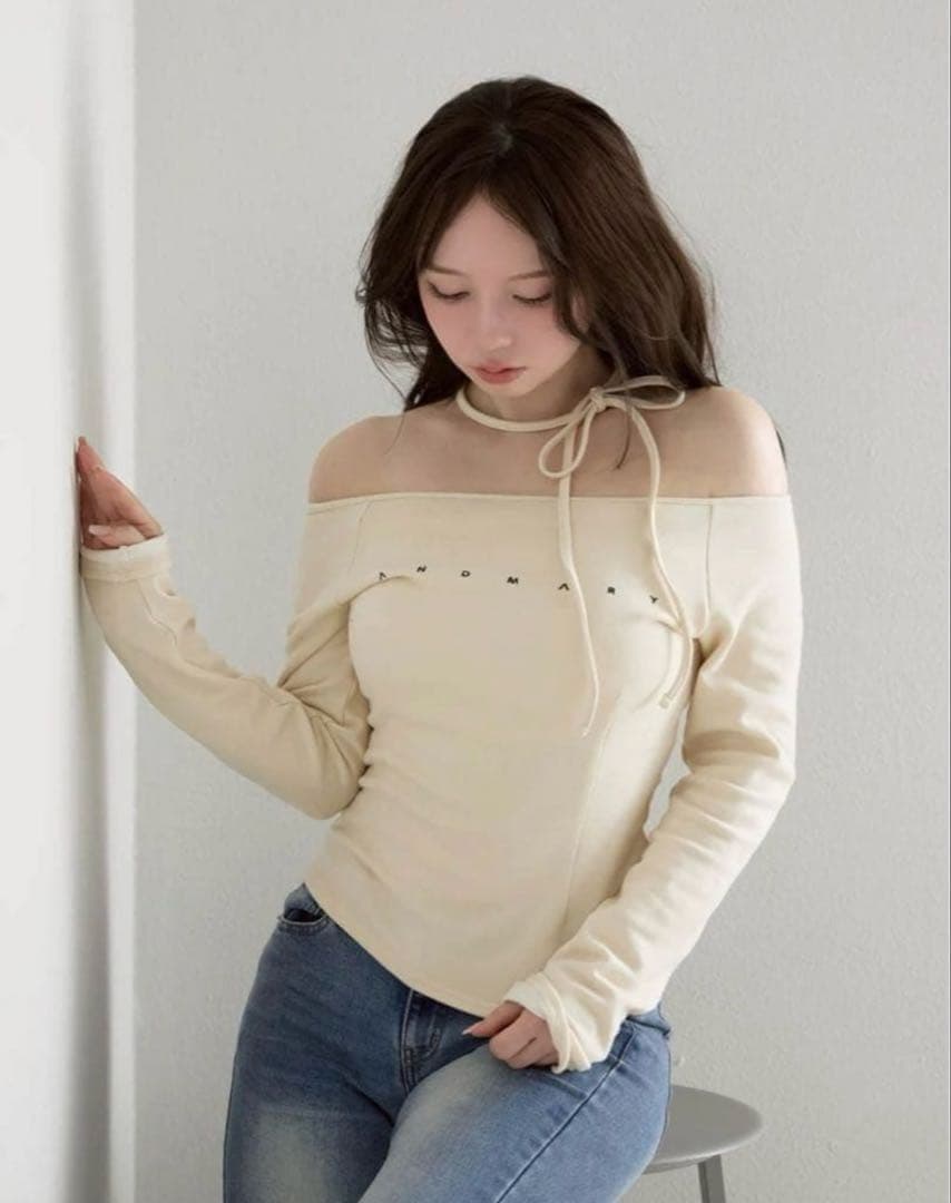 トップス andmary Mary logo choker tops