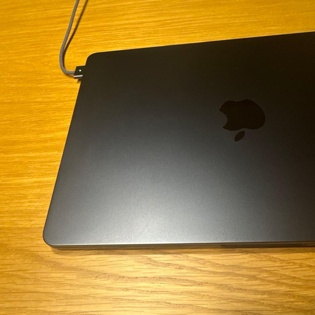 Apple MacBook Air M2 本体