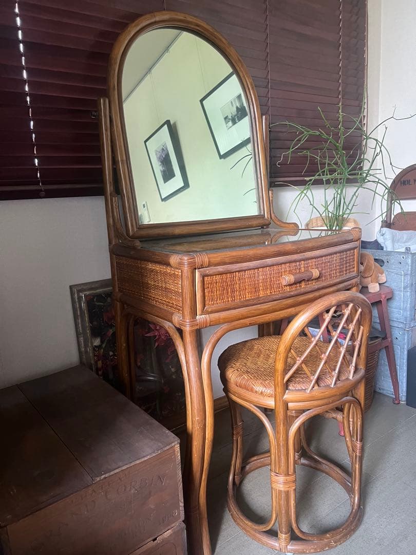 【トマトさん専用】梱包・発送たのメル便　ラタン製 ビンテージ ドレッサー