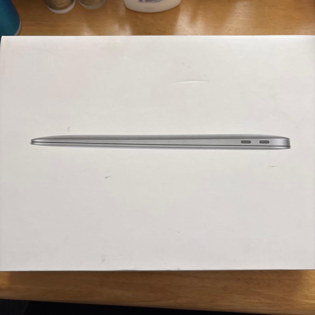 美品　MacBook Air M1 日本語配列　シルバー　バッテリー96%