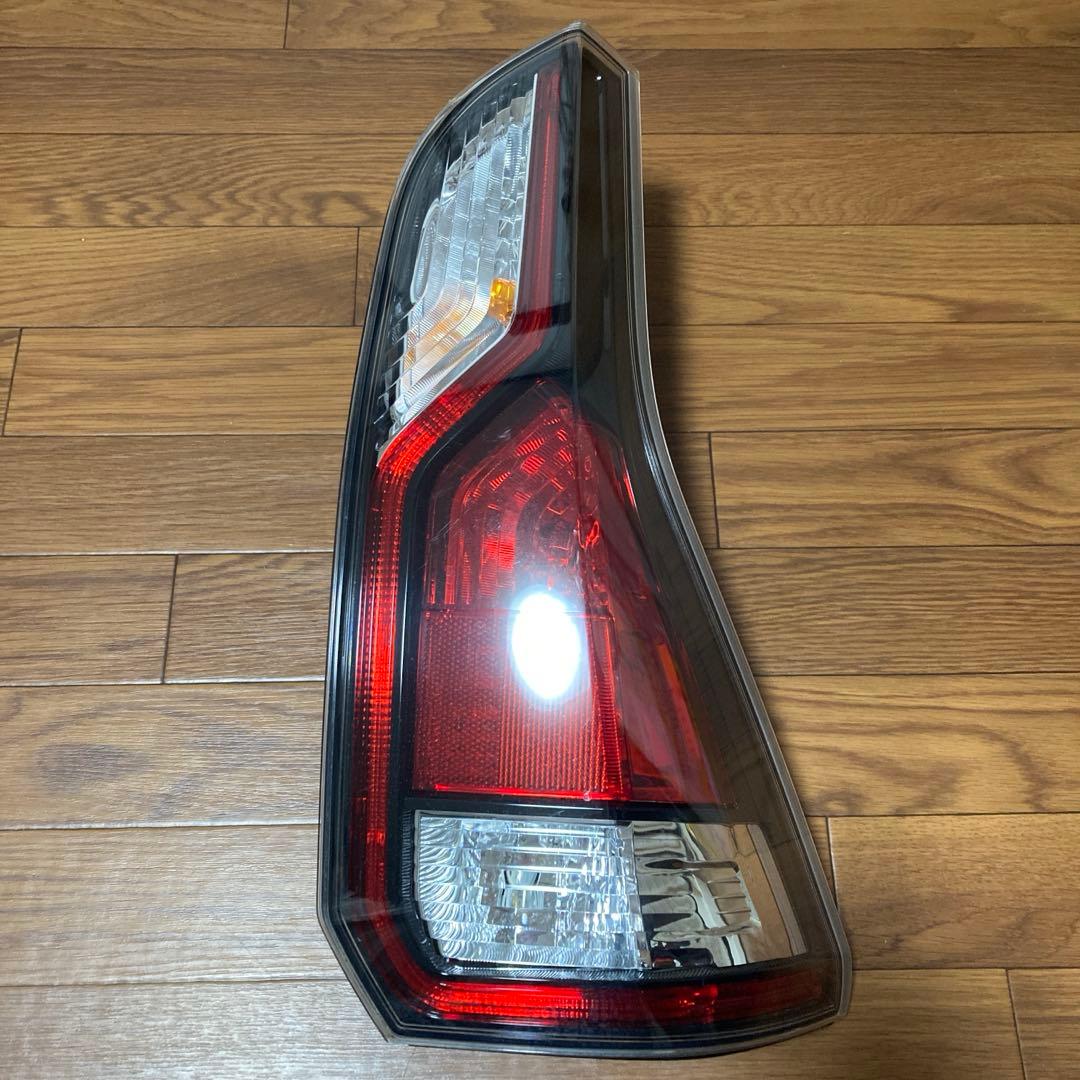 LED テールライト 右　レッド/クリア
