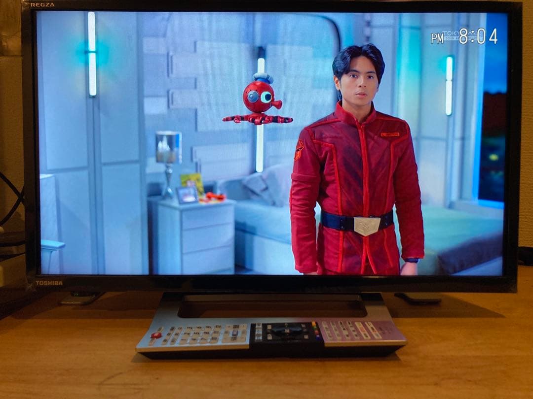 【23年製】東芝 REGZA 24型　リモコン付き　美品