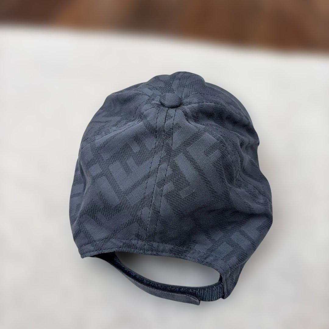 グレー ロゴ入り ベースボールキャップ