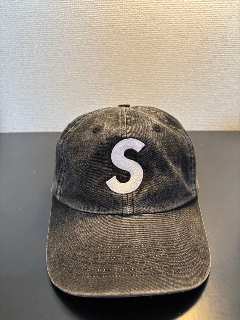 Supreme Pigment Print S Logo 6-Panel 黒