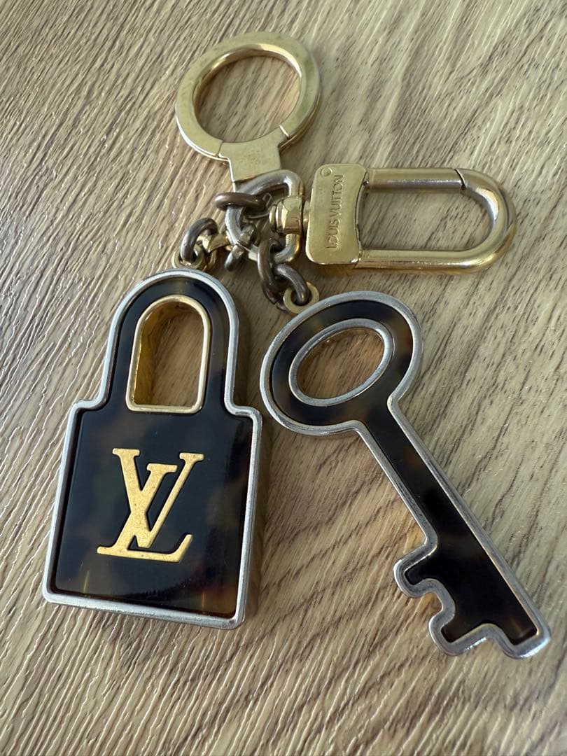 Louis Vuitton べっ甲 鍵　南京錠　キーチャーム　ルイヴィトン