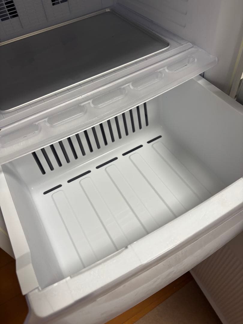 三菱　ノンフロン　冷凍庫　MF-U12H-W 2023年製