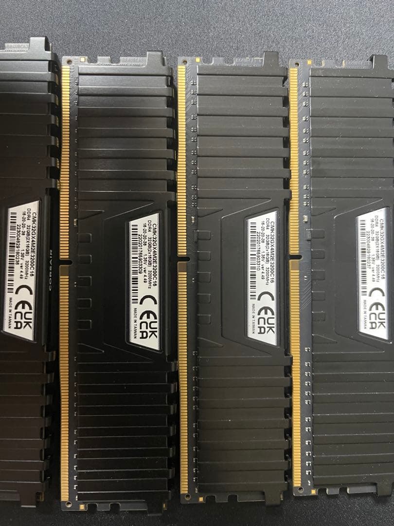 完全動作品Corsair DDR4 16GBメモリー4枚セット 64GB