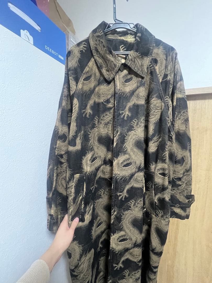 Uma Wang Carlo Coat ドラゴン柄ロングコート 黒と金色